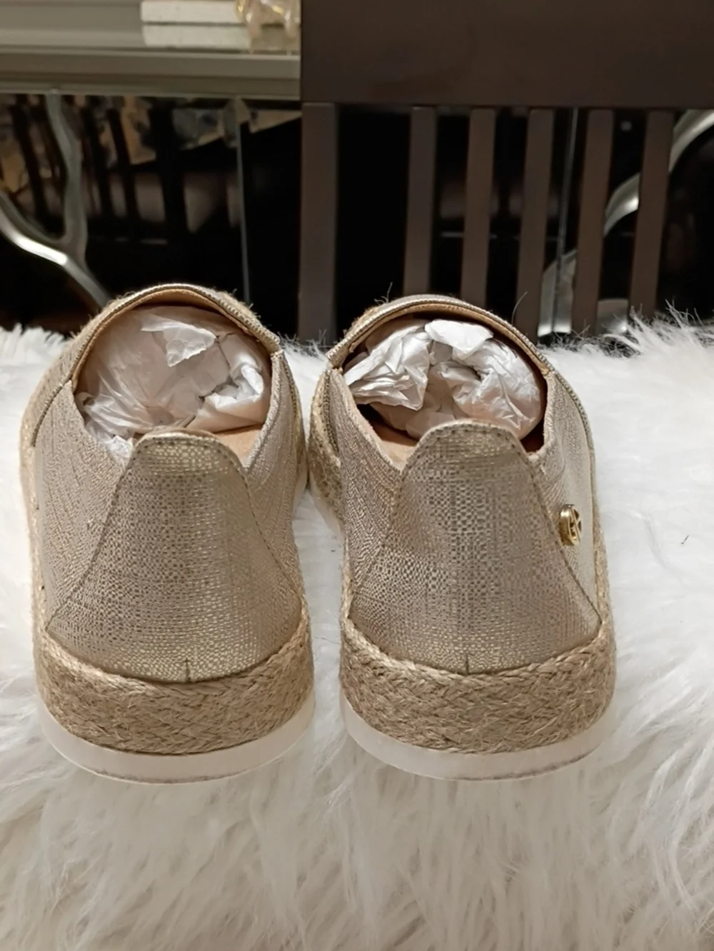 New Giani Bernini Metallic Beige Slip-On Espadrilles Size 8 Flawed